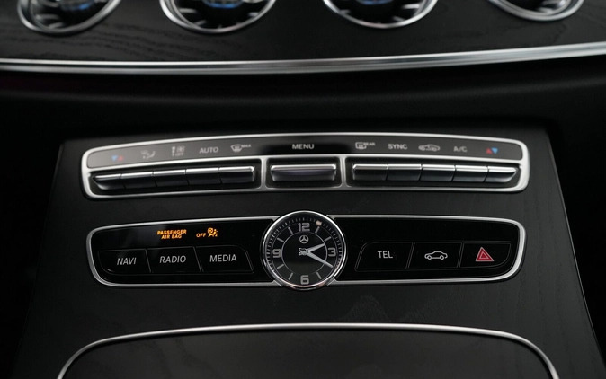 Mercedes-Benz Klasa E cena 159900 przebieg: 121530, rok produkcji 2018 z Kalisz Pomorski małe 497